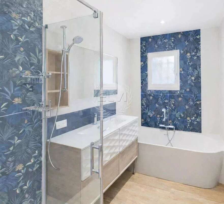 Maison à PLAN-DE-LA-TOUR