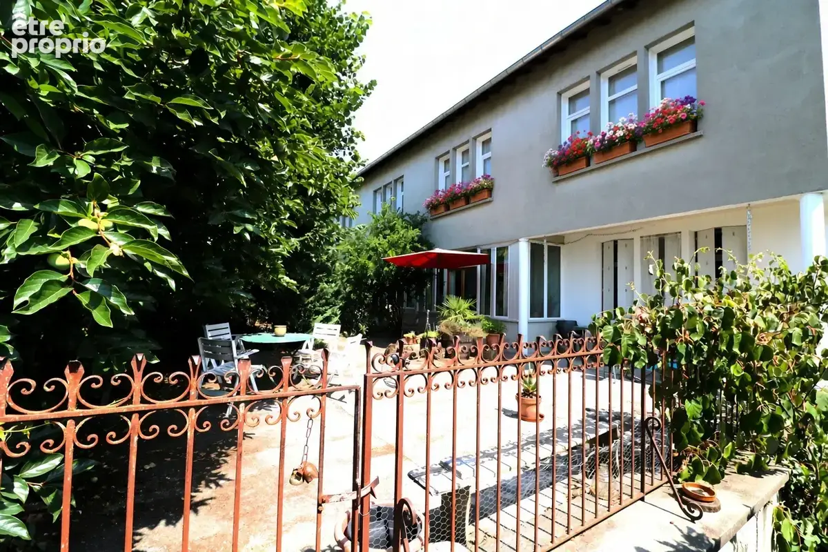 Un Loft d'Exception, ses jardins terrasse, ses jolies annexes, face aux Pyrénées - photo 4