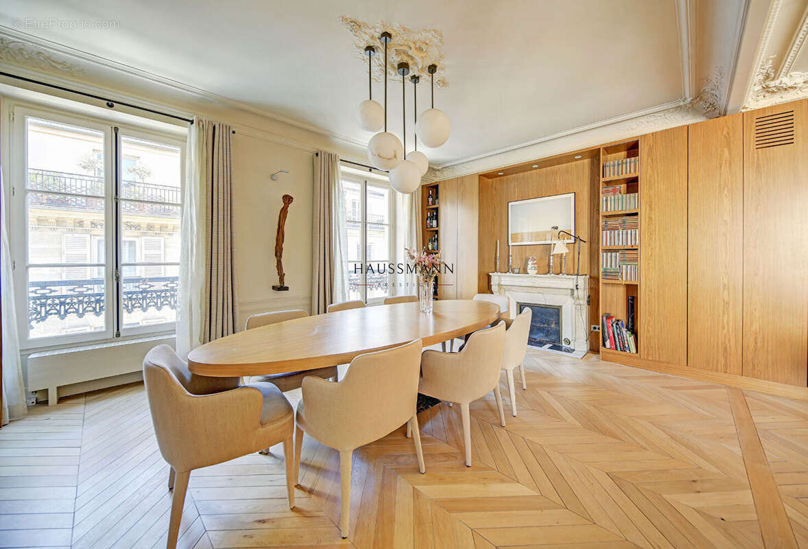 Appartement à PARIS-7E