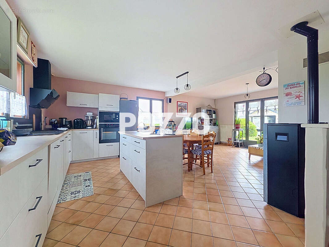 a vendre :Maison  6 chambres à côté de PÉRIERS- à moins de 20 kms de la mer- sous-sol complet - photo 7