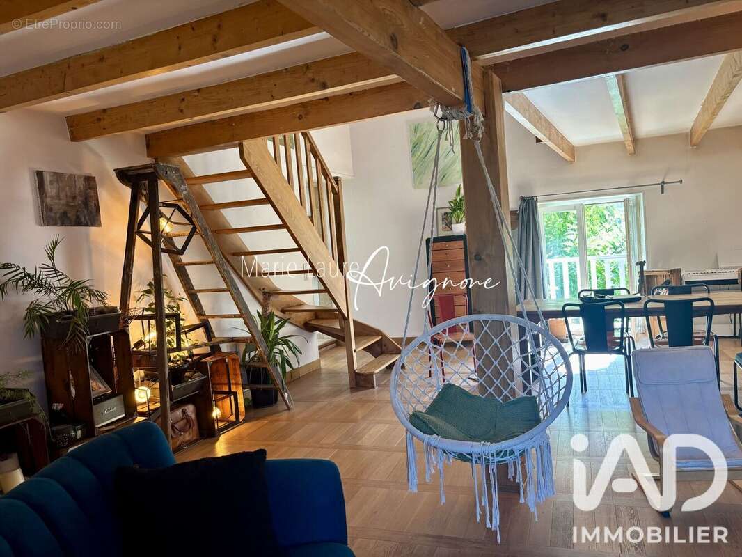 Maison 196 m² à Saint-Marcel-Les-Sauzet  - photo 9