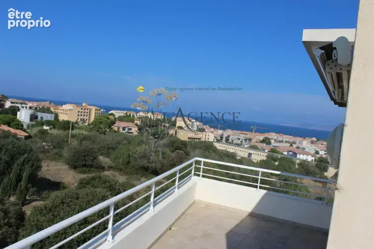 Appartement à deux pas du centre de L Ile Rousse - photo 2