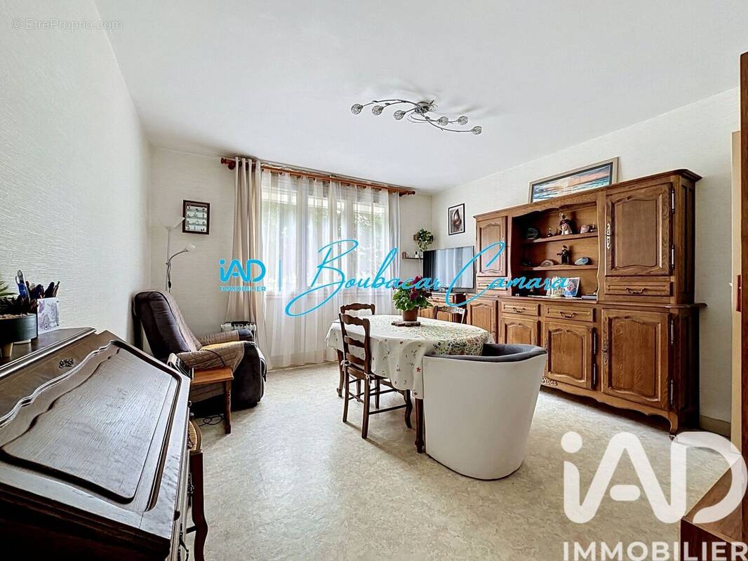Photo 1 - Appartement à HOUILLES