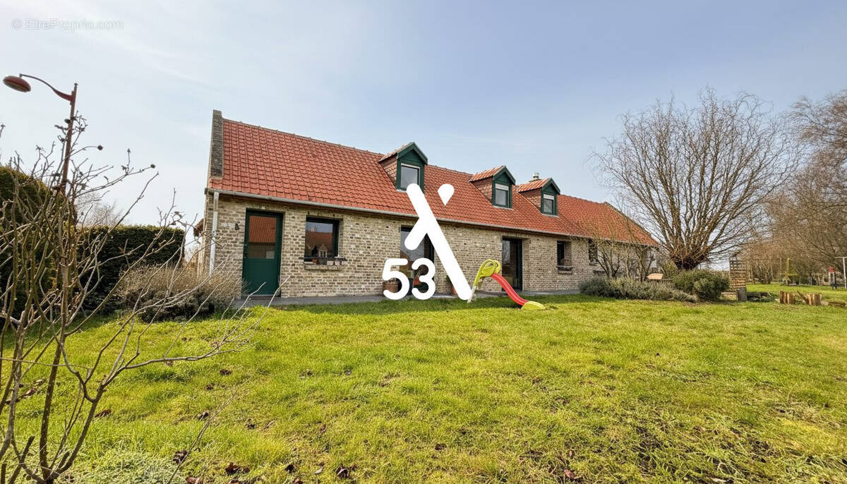 Maison à CAPPELLE-BROUCK