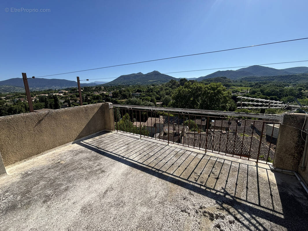 Maison à MIRABEL-AUX-BARONNIES