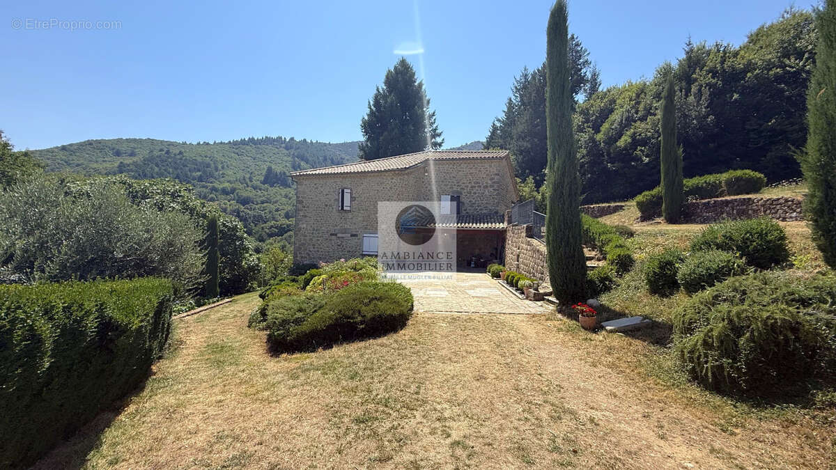 Maison à JAUJAC