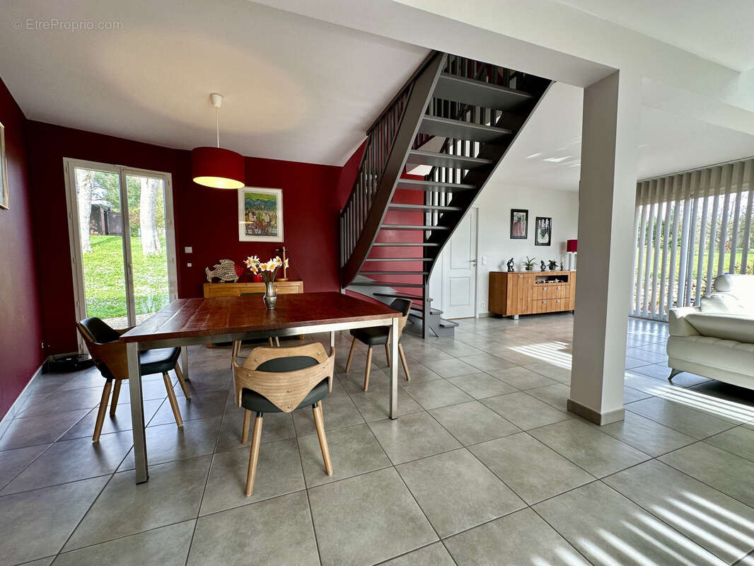 Maison à SAINT-SAUVEUR-SUR-ECOLE