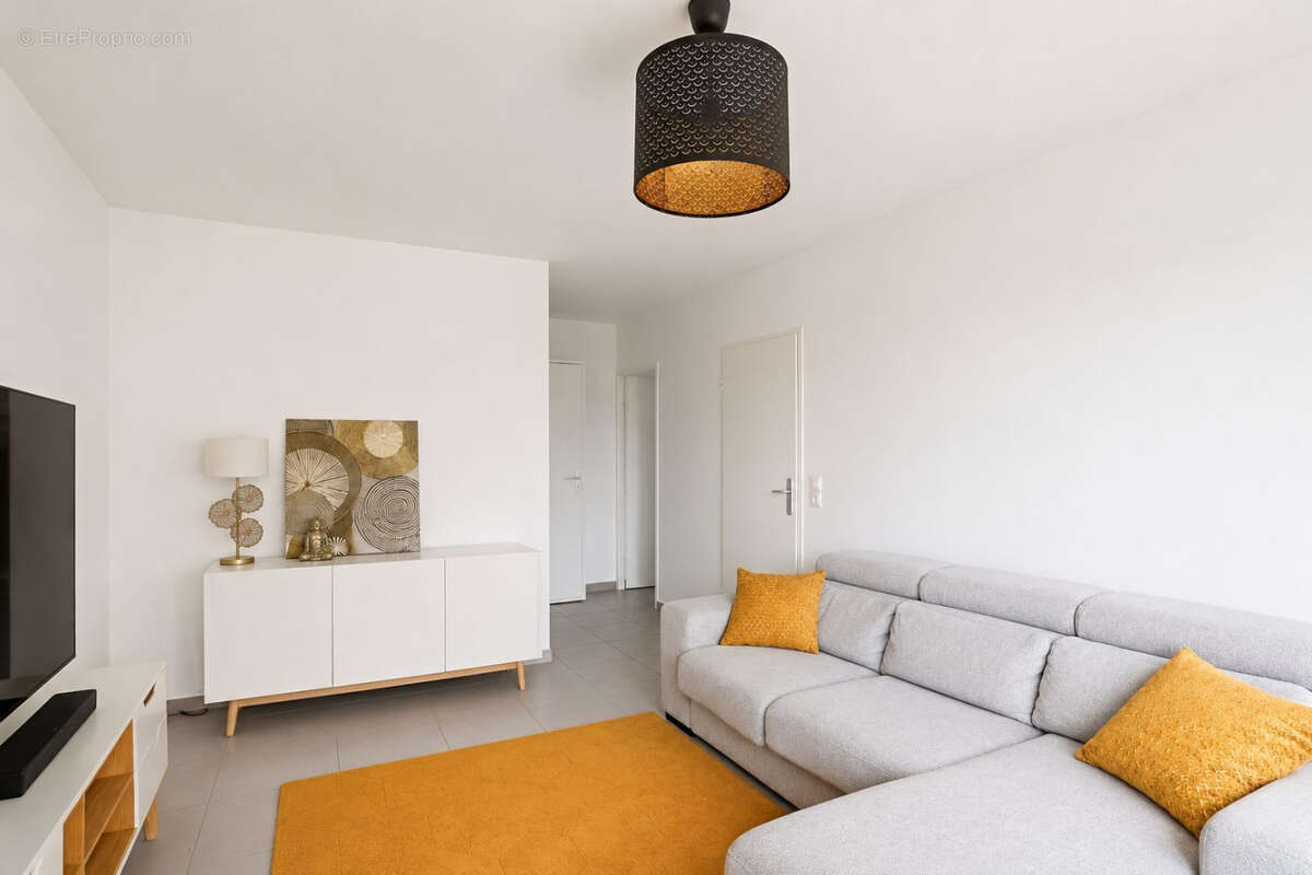 Appartement à STAINS