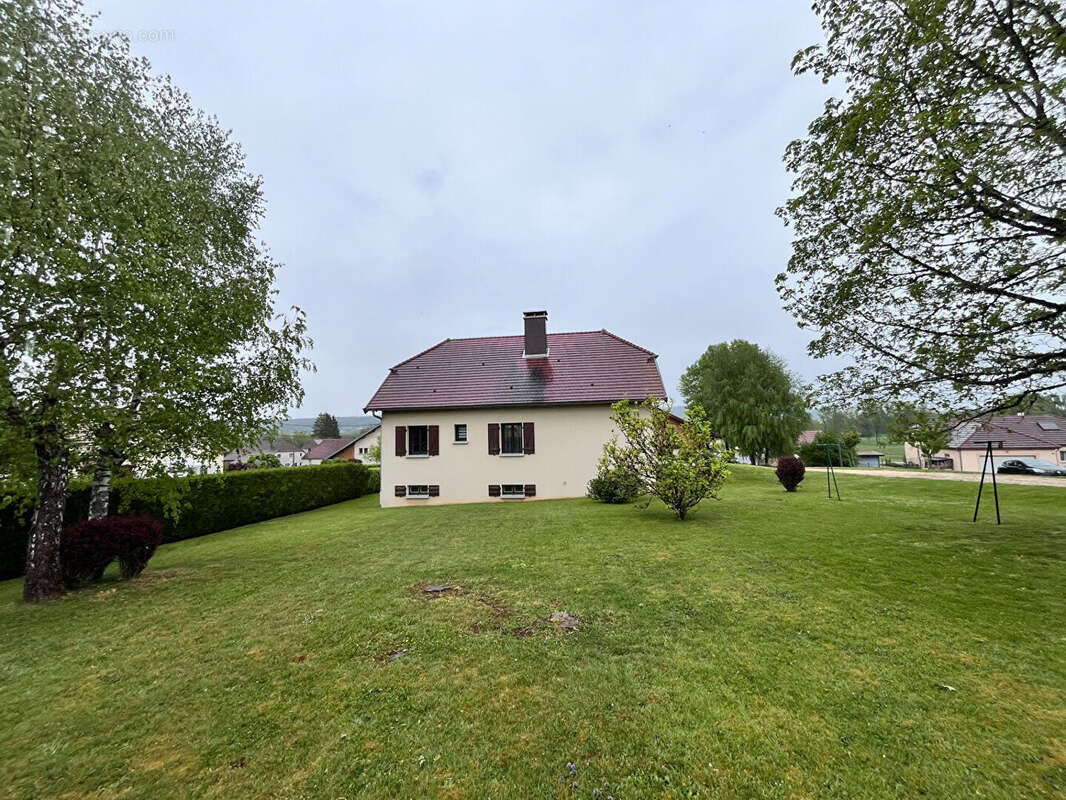 Maison à VERS-EN-MONTAGNE