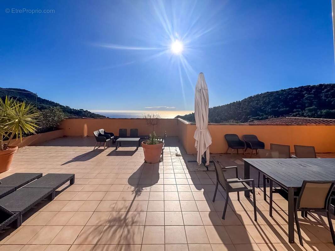 Appartement à EZE