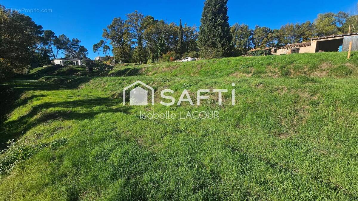 Photo 1 - Terrain à SALERNES