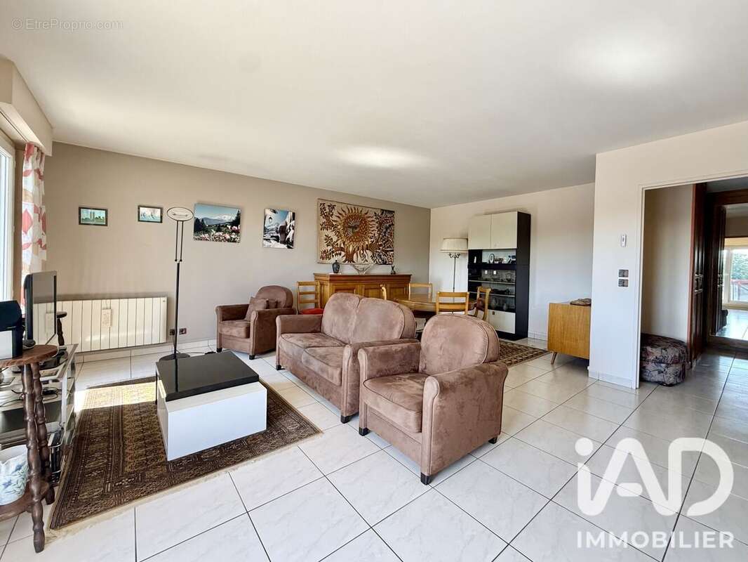 Appartement 82 m² à Viry-Chatillon  - photo 2