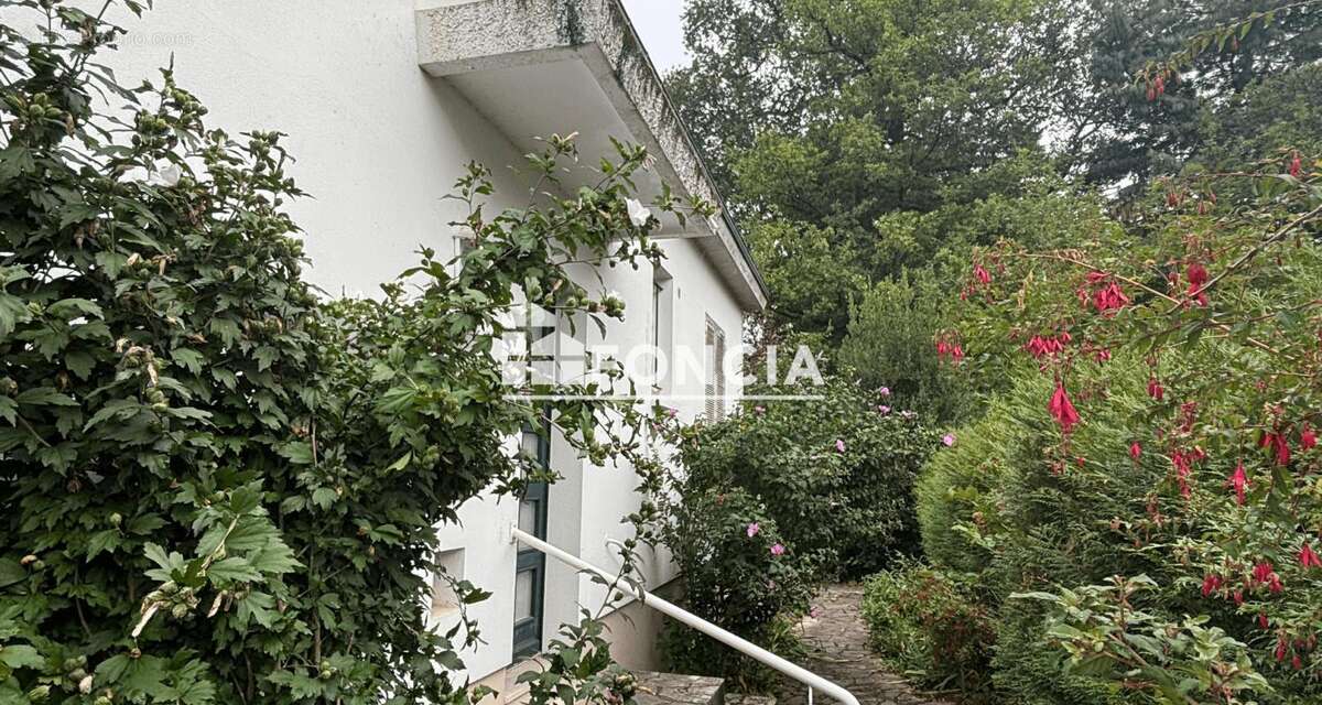 Maison à SAINT-CYR-SUR-LOIRE