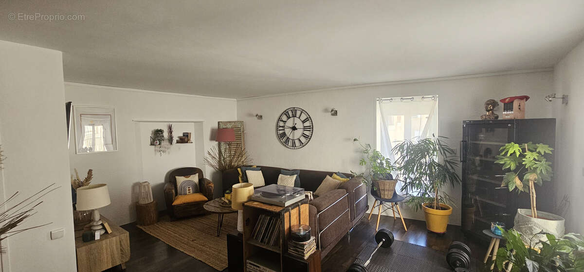 Maison à MONTELEGER