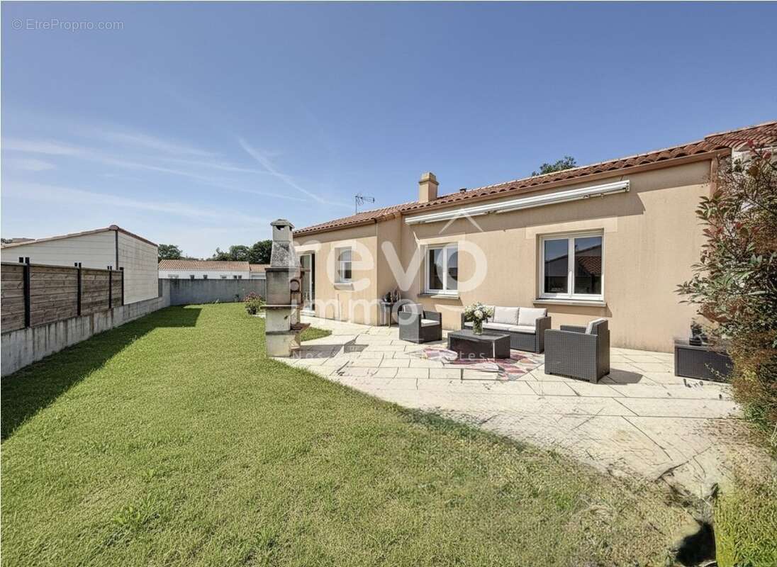 Maison à ROCHESERVIERE