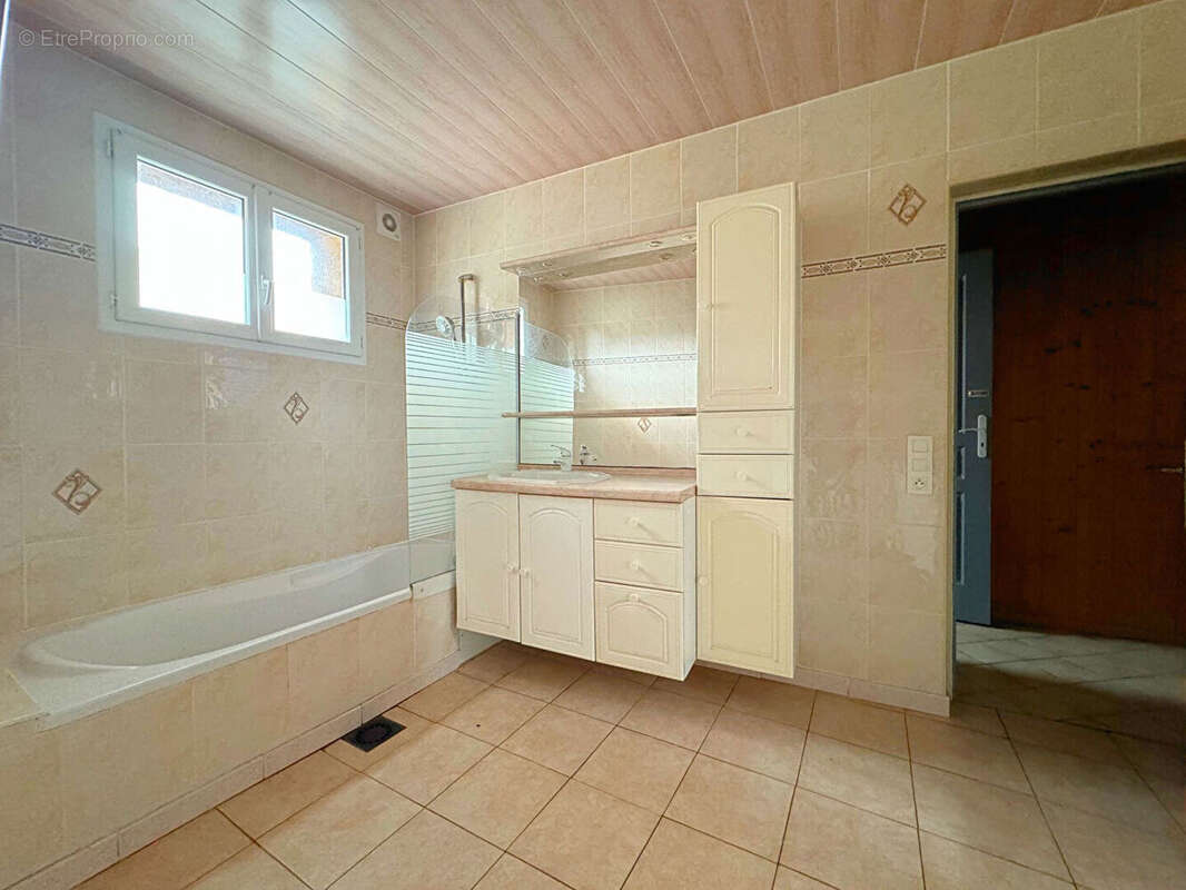 Appartement à SAINT-PIERRE-D'ALBIGNY