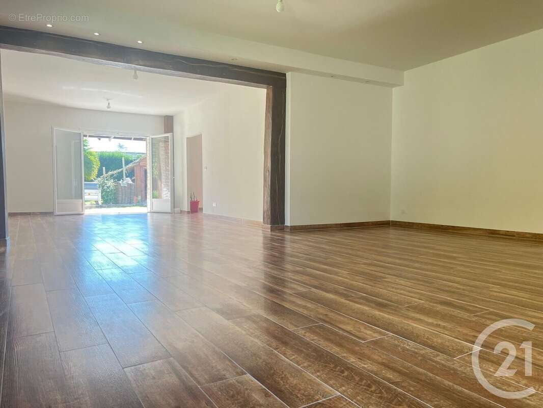 Maison à LA CHAUSSEE-D&#039;IVRY