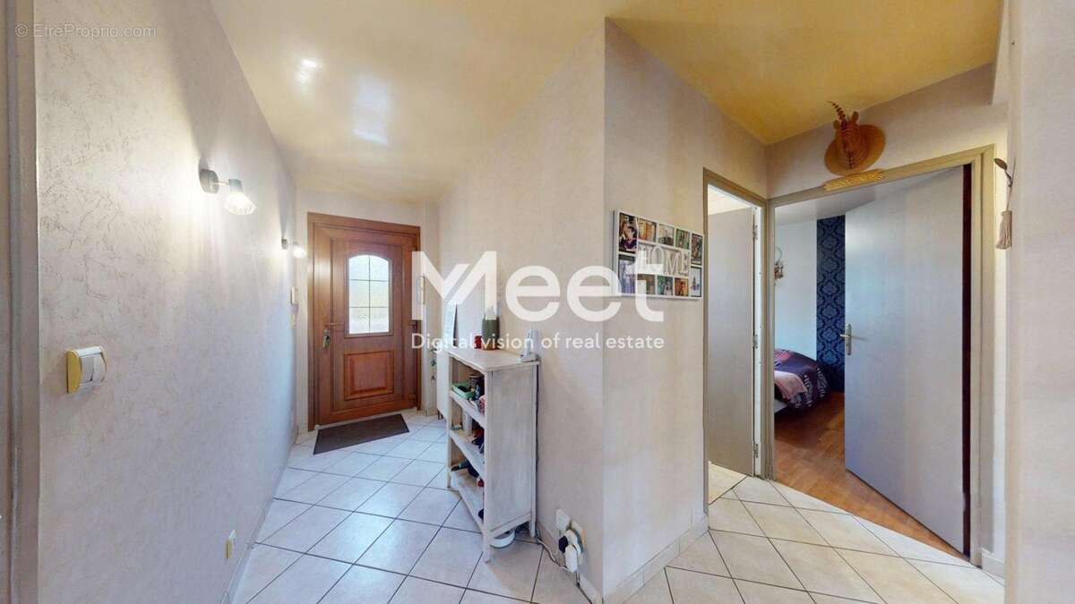 Maison à FLEURY-LA-VALLEE