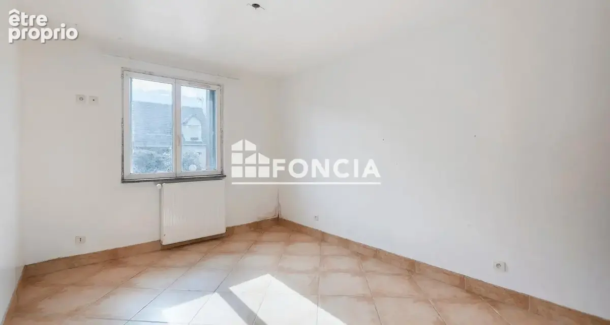 Maison sur terrain de 405m2 avec 96m2 habitables, rez-de-chaussée de 3 pièces de 60m2, et espace de vie de 36m2 au sous-sol de p - photo 8
