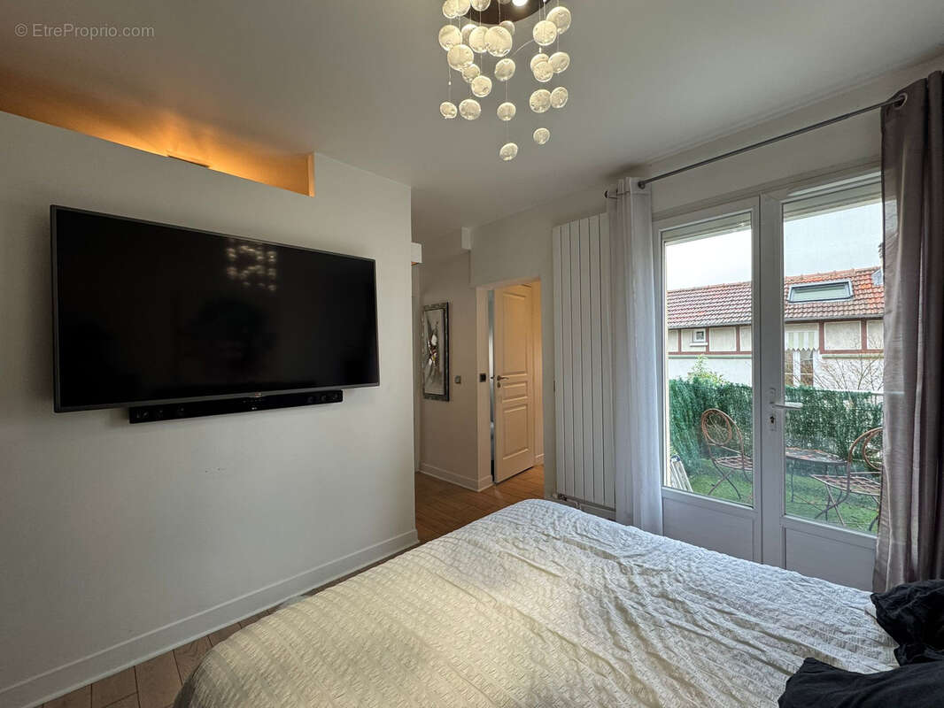 Maison à SAINT-MAUR-DES-FOSSES