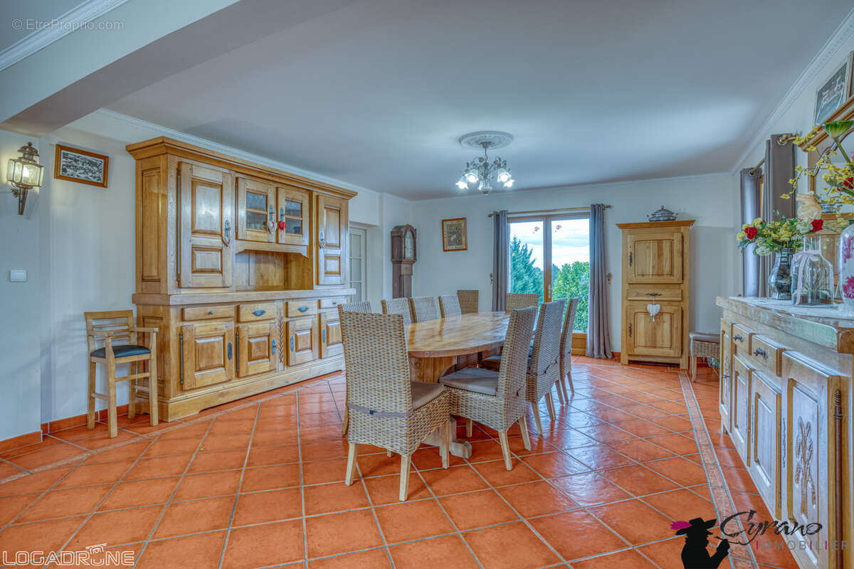 Maison à LIORAC-SUR-LOUYRE