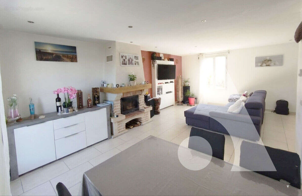 Maison à NANTEUIL-LE-HAUDOUIN