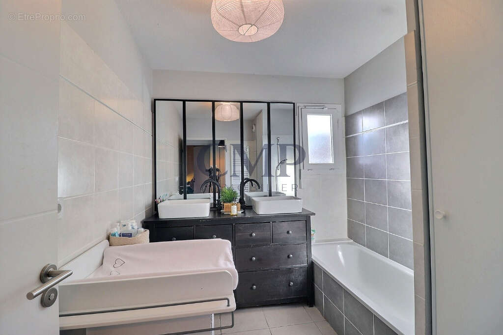 Appartement à CASTELNAU-LE-LEZ