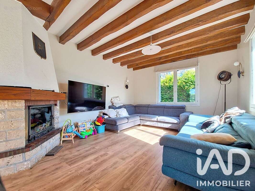Maison 160 m² à Saint-Maurice-Sur-Aveyron  - photo 6