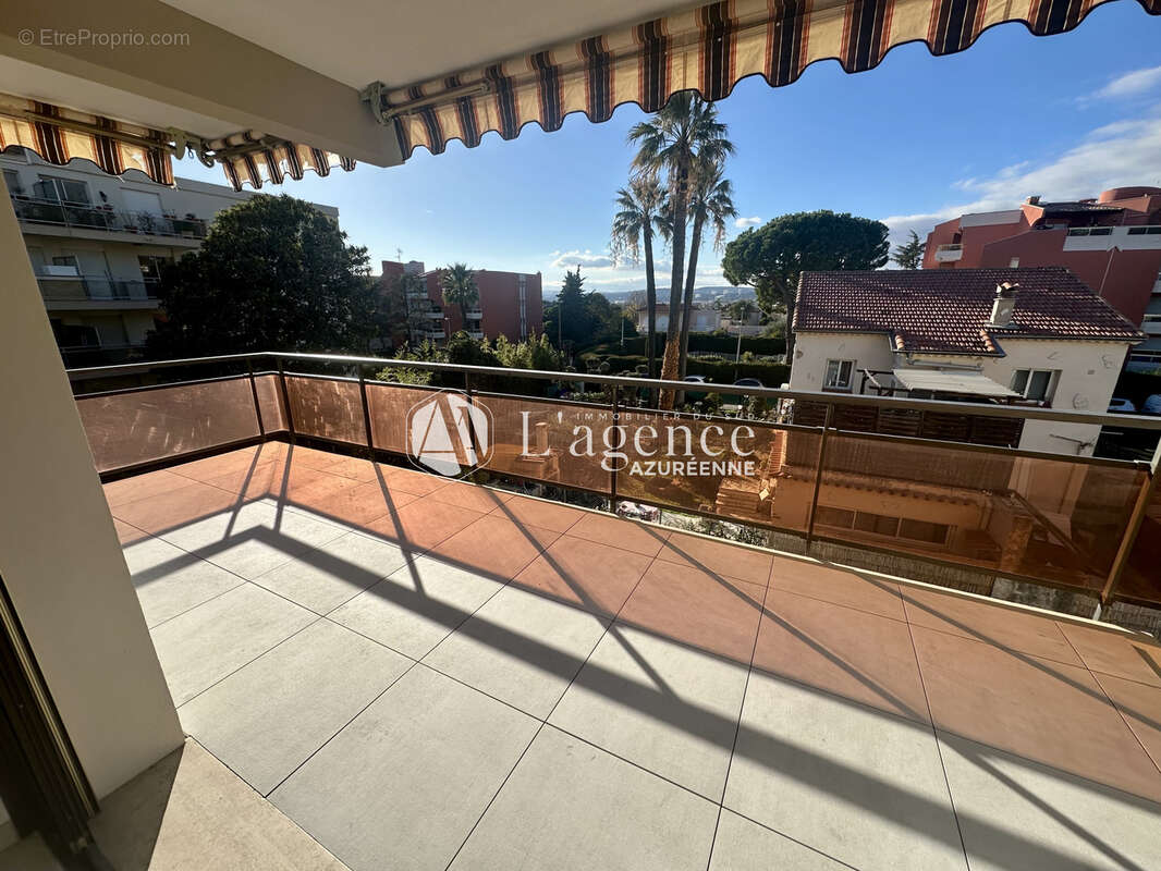 Appartement à SAINT-LAURENT-DU-VAR