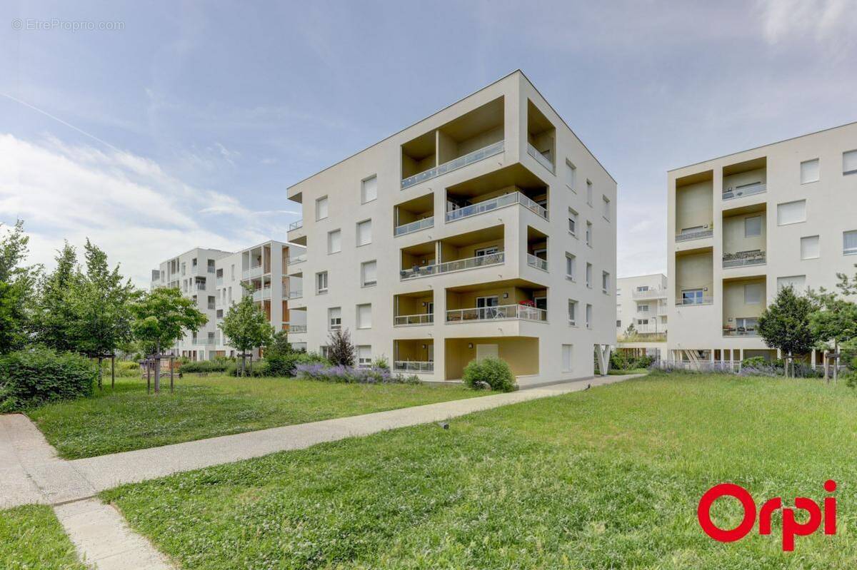 Appartement à VAULX-EN-VELIN