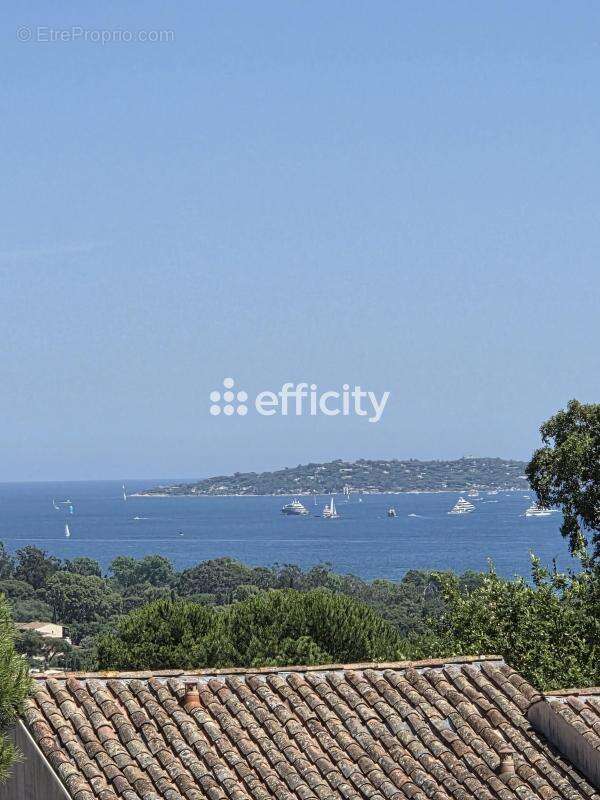 Appartement à GRIMAUD
