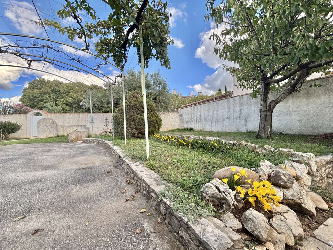 Maison à SAINT-MARTIN-DE-CRAU