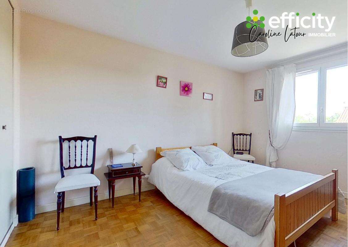 Maison à MONTROND-LES-BAINS