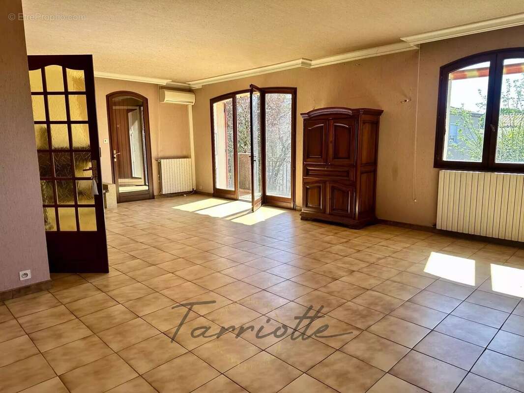 Maison à MONTELIMAR