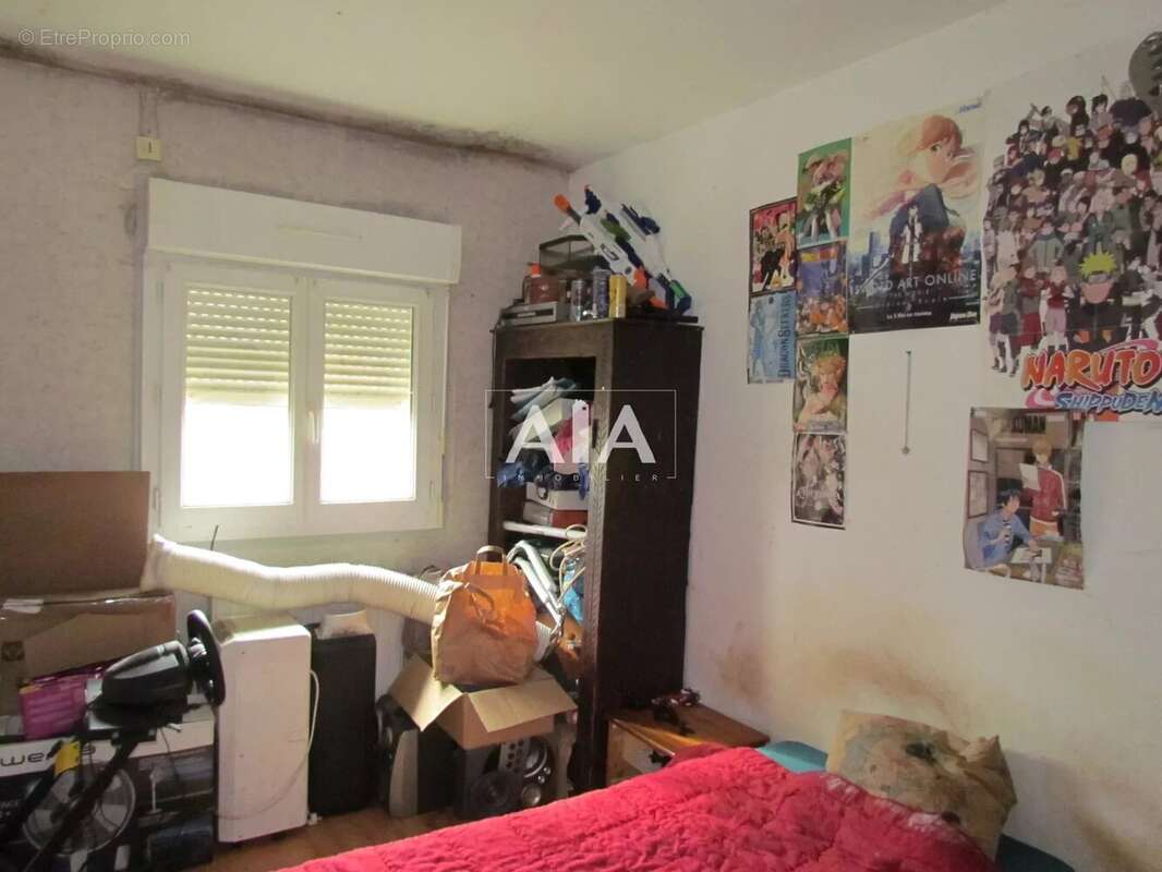 Maison à LES ADJOTS