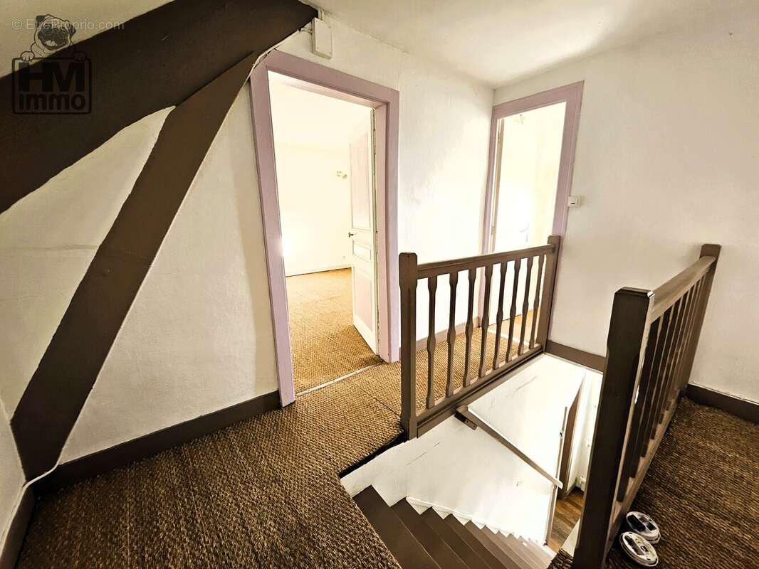 n°4 - Commerce à SAINT-HILAIRE-LES-PLACES