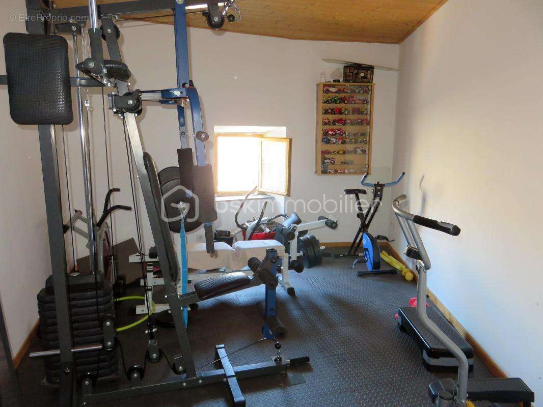 À 5 minutes de lézignan-corbières – maison de village r+2 avec remise – 5 chambres dont une suite parentale – vendue louée – idé - photo 13
