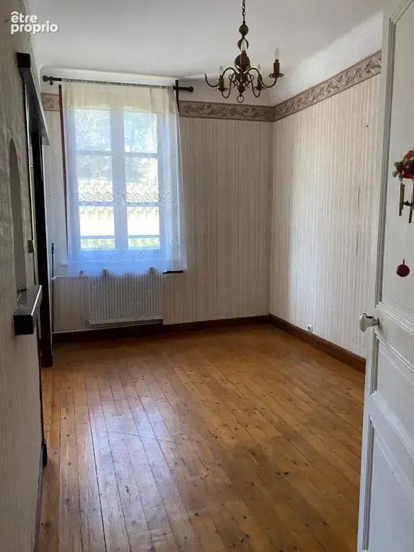 Maison de ville à rénover   115 m2   Stationnement   Château - photo 5