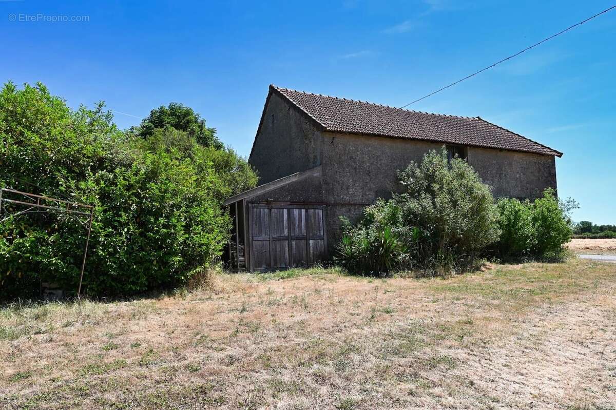 À vendre Aubigny : Projet de rénovation de rêve - photo 3
