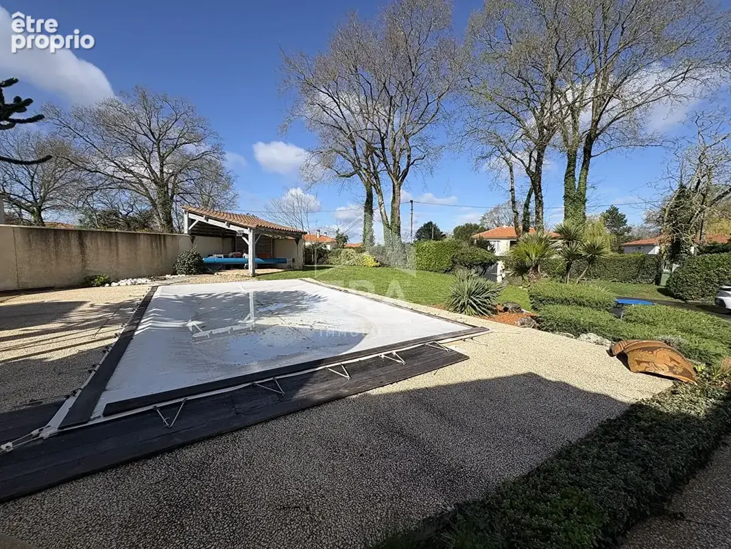 Maison 140m² à saint-georges-des-coteaux - photo 12
