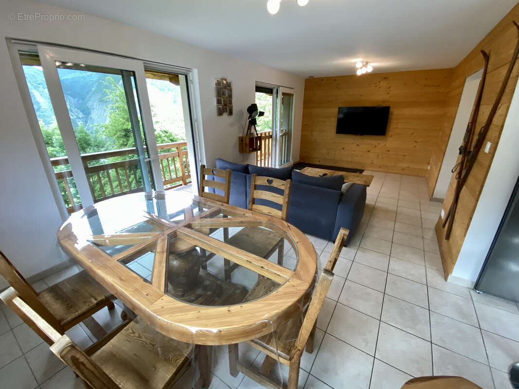 Maison à SAINT-MARTIN-DE-LA-PORTE