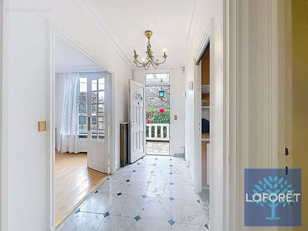 Maison à VIGNEUX-SUR-SEINE