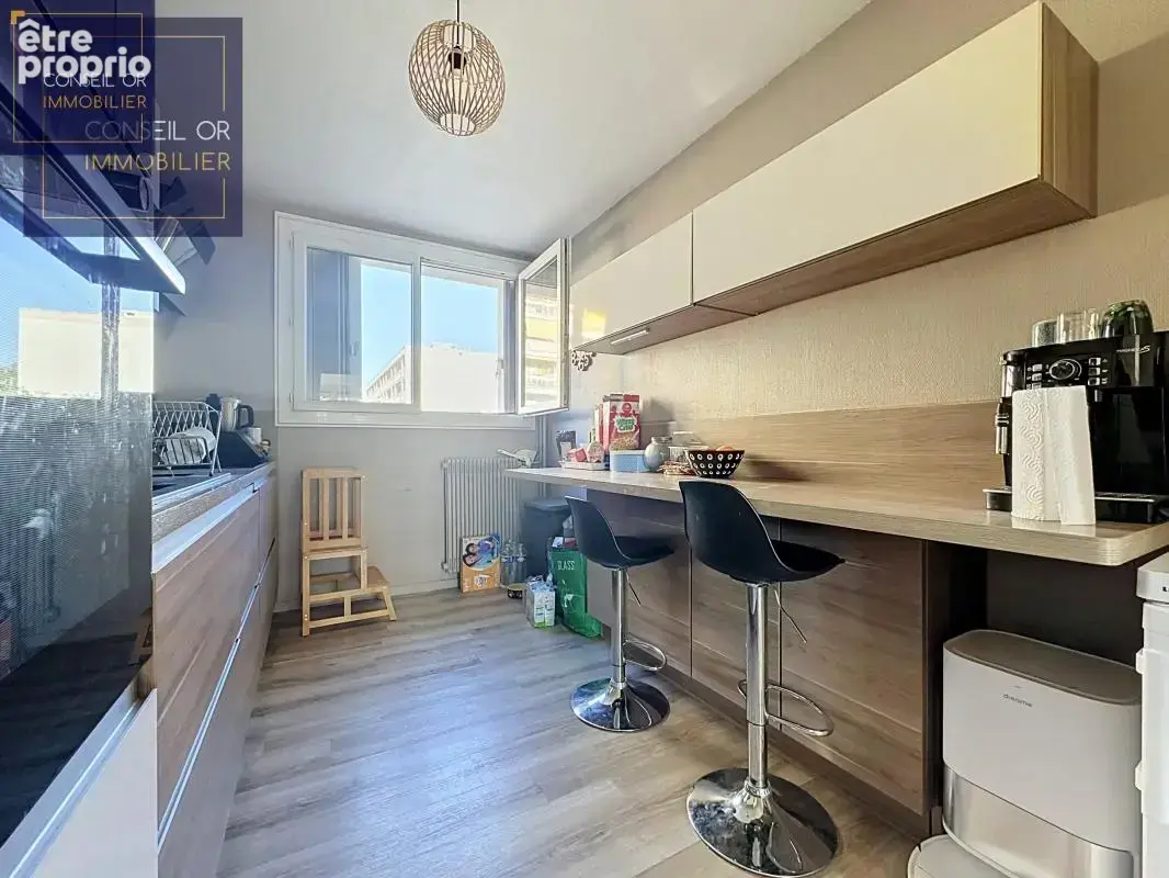 Appartement Oullins T5 - 4 chambres - Balcons - Place de parking et cave - photo 6