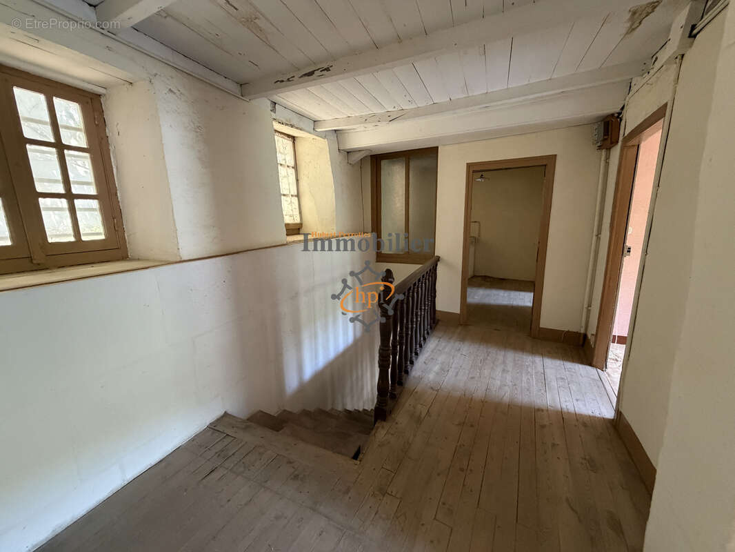 Vente maison de village avec garage et parcelle de bois de 4 0000 m2 à Coupiac - photo 7