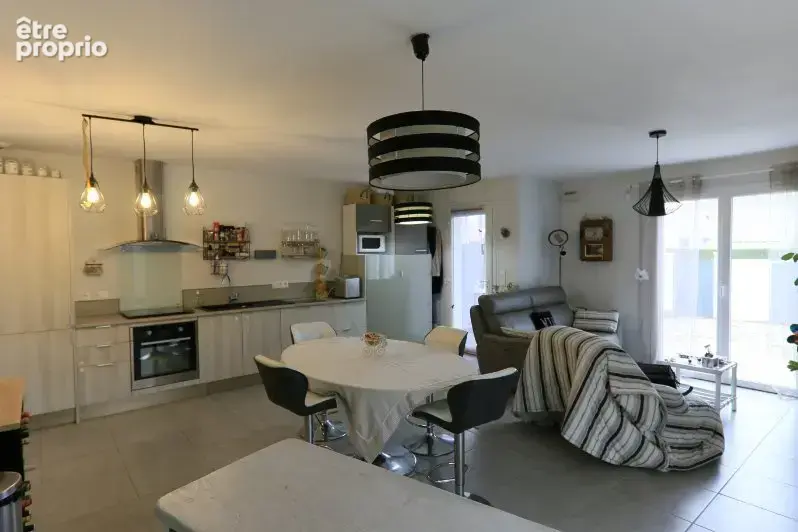 Maison t3 - 71m2 - rt2012 de plain pied avec terrasse et jardin - photo 2