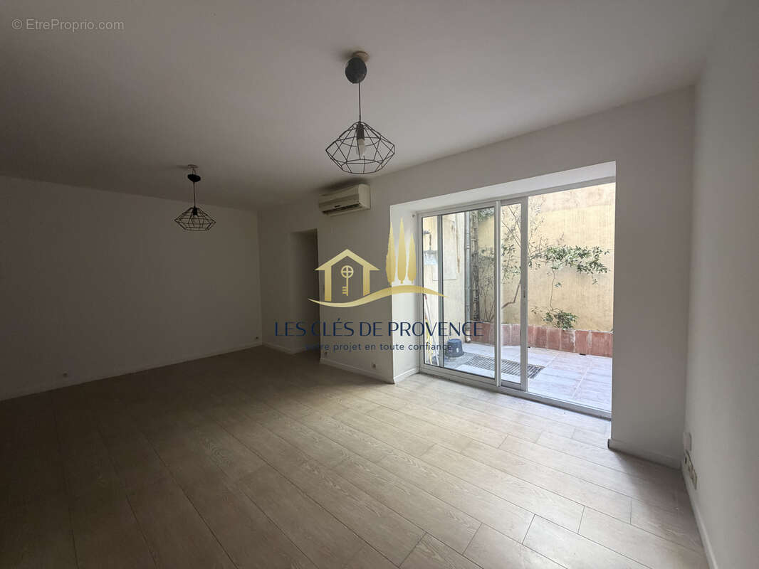 Appartement à SALON-DE-PROVENCE