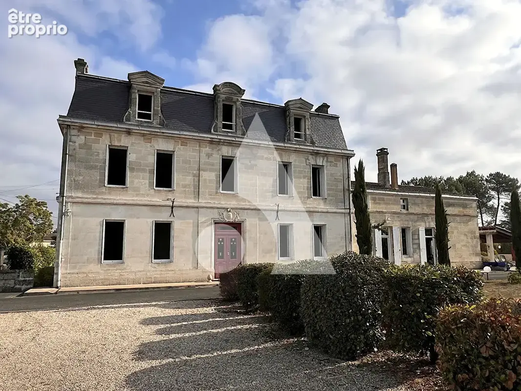 Maison à COUTRAS