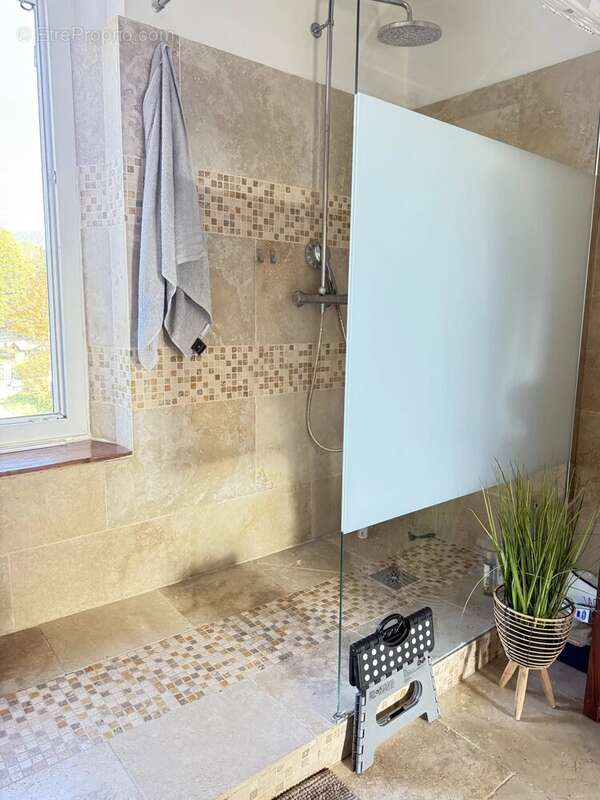 Appartement à BESSE-SUR-ISSOLE