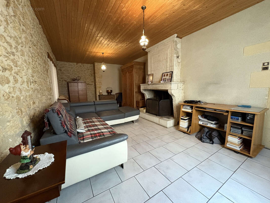 Maison à L&#039;EGUILLE