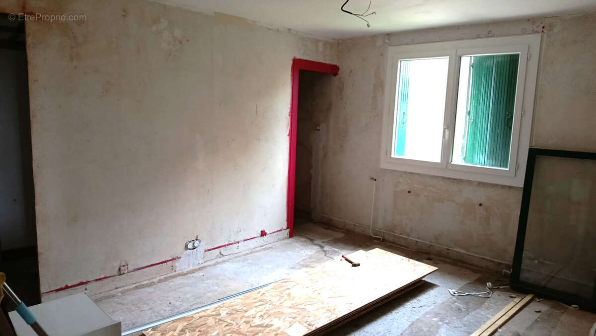 Maison et dépendance à Laruscade - photo 9
